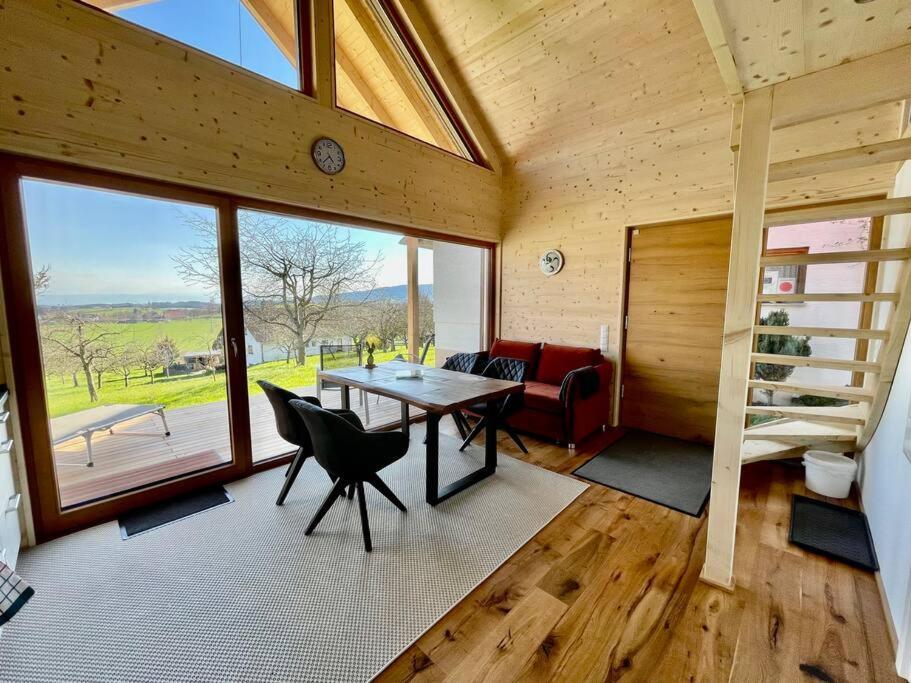 Zweistoeckiges Natur-Holzhaus Mit Berg- & Seesicht Horgenzell Esterno foto