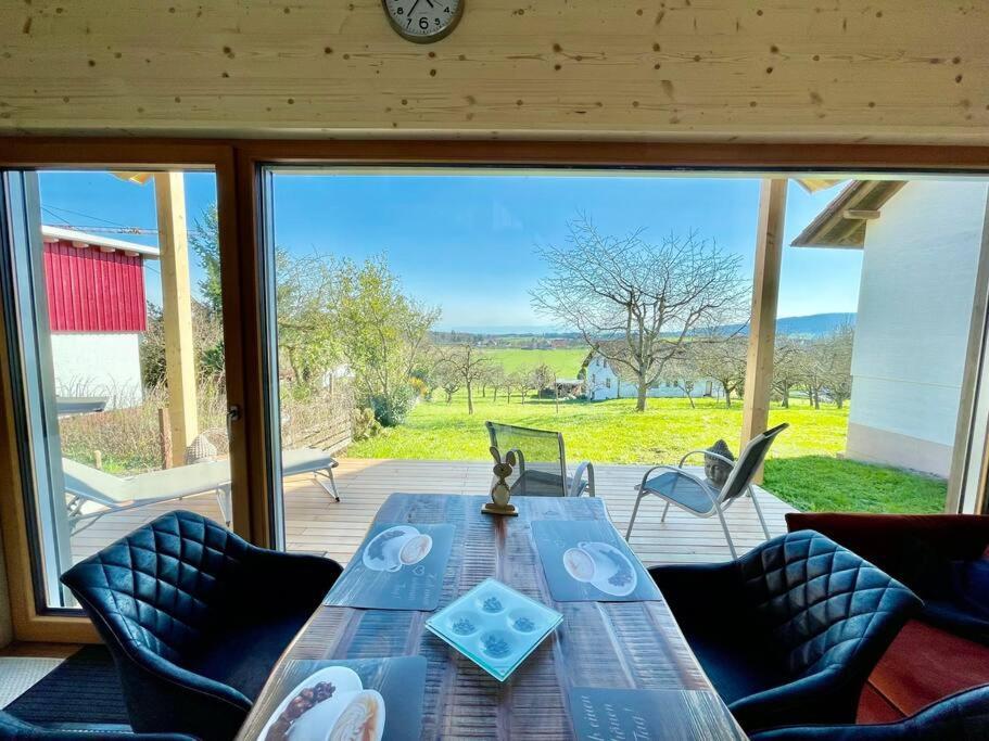 Zweistoeckiges Natur-Holzhaus Mit Berg- & Seesicht Horgenzell Esterno foto
